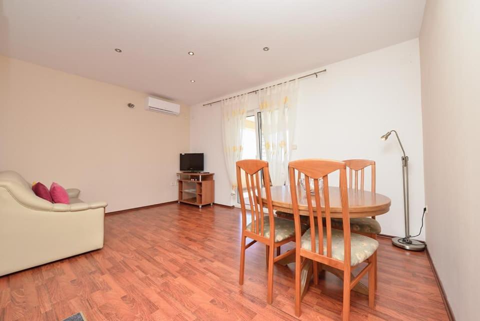 Sreca Apartment Near Beach With Bbq Bibinje Extérieur photo