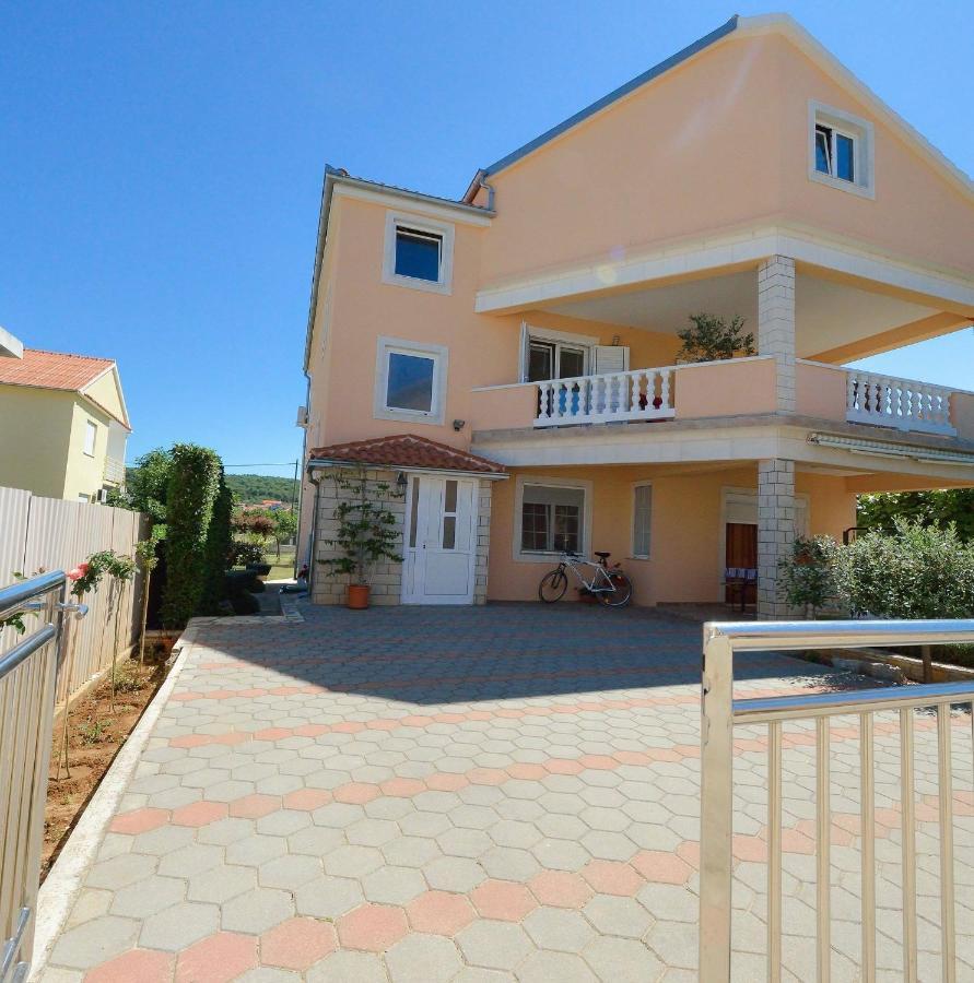 Sreca Apartment Near Beach With Bbq Bibinje Extérieur photo