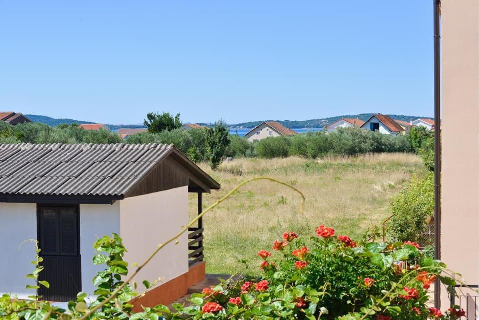 Sreca Apartment Near Beach With Bbq Bibinje Extérieur photo