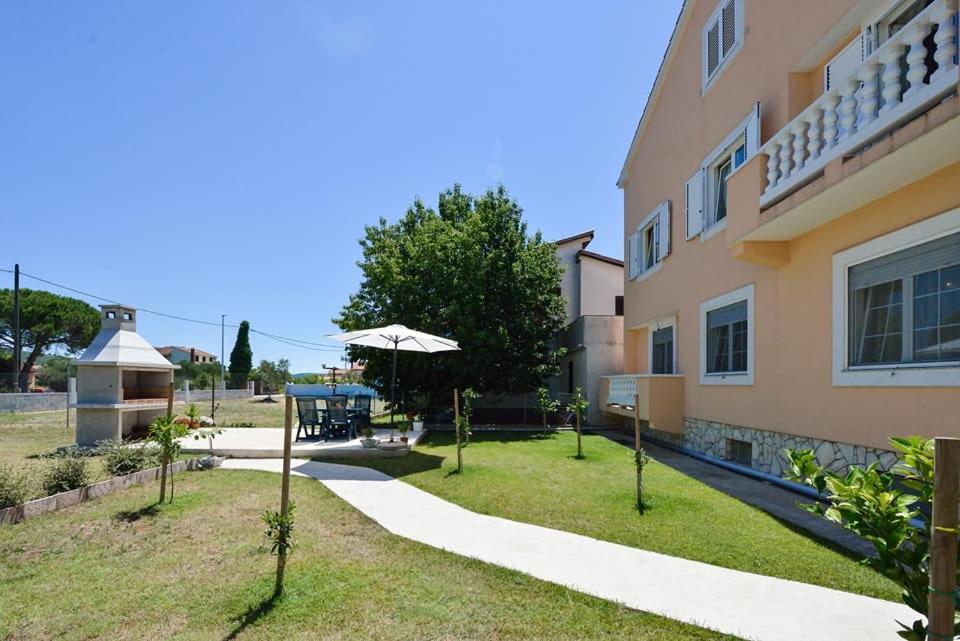 Sreca Apartment Near Beach With Bbq Bibinje Extérieur photo