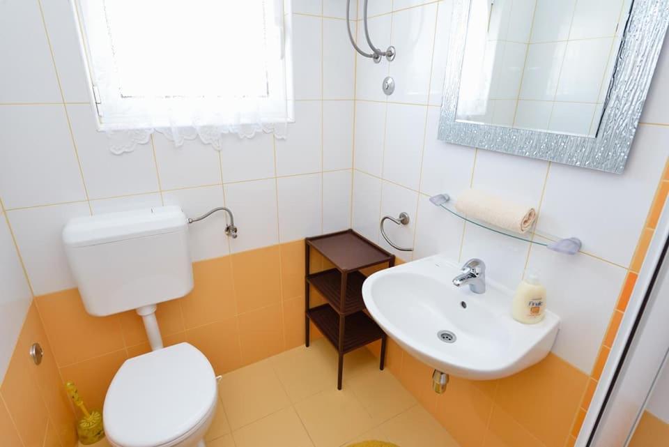 Sreca Apartment Near Beach With Bbq Bibinje Extérieur photo