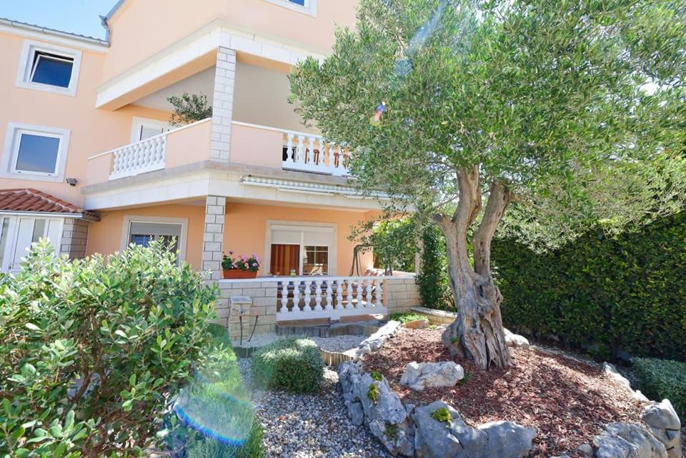 Sreca Apartment Near Beach With Bbq Bibinje Extérieur photo