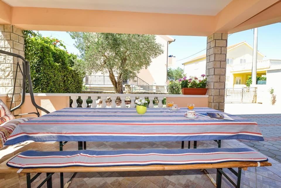 Sreca Apartment Near Beach With Bbq Bibinje Extérieur photo