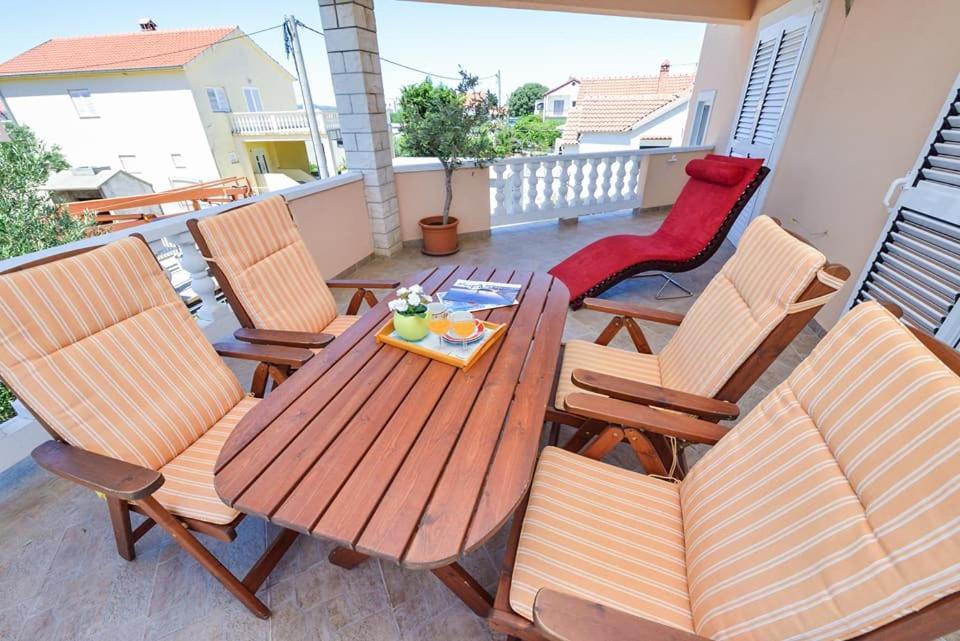 Sreca Apartment Near Beach With Bbq Bibinje Extérieur photo