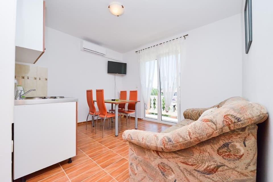 Sreca Apartment Near Beach With Bbq Bibinje Extérieur photo