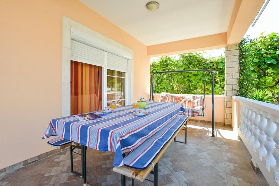 Sreca Apartment Near Beach With Bbq Bibinje Extérieur photo